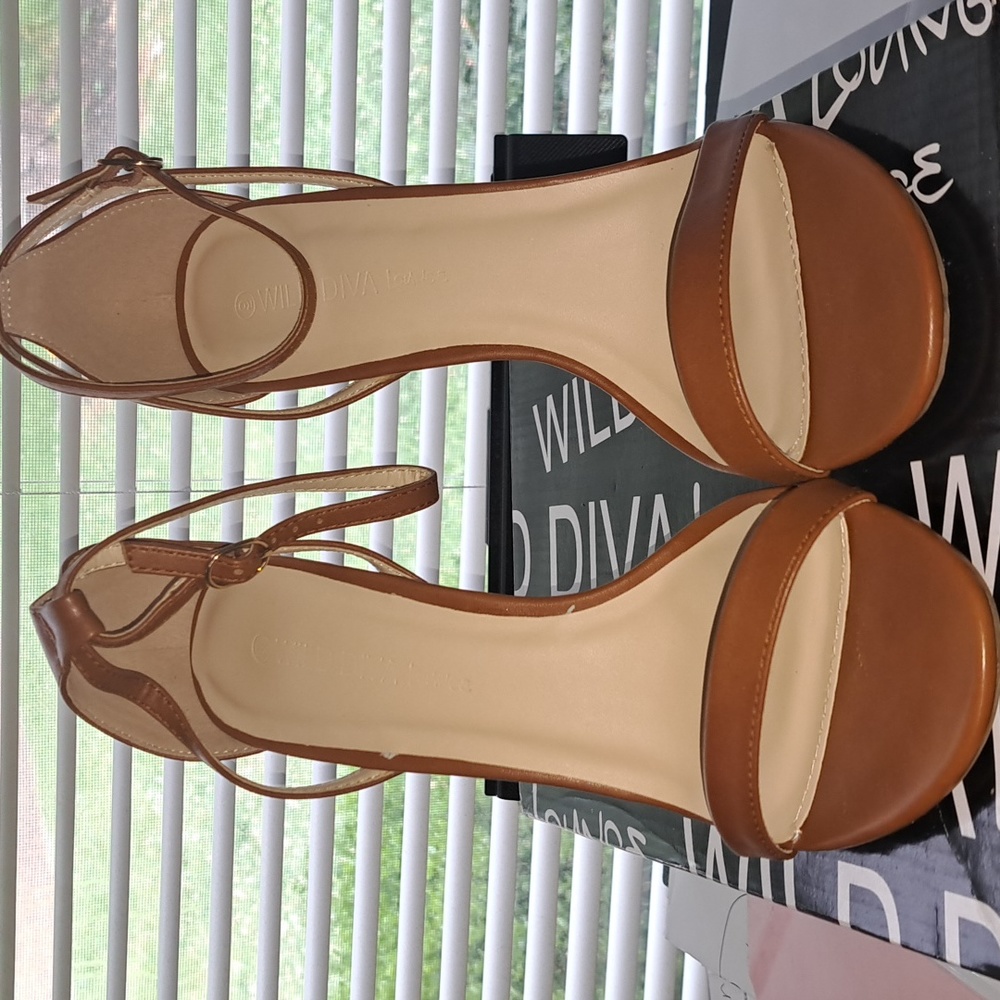 Wild Diva. NEW size 9, 4 1/2 inch heel. Whiskey color